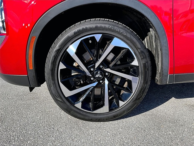 2022 Mitsubishi Outlander ES - Photo 7