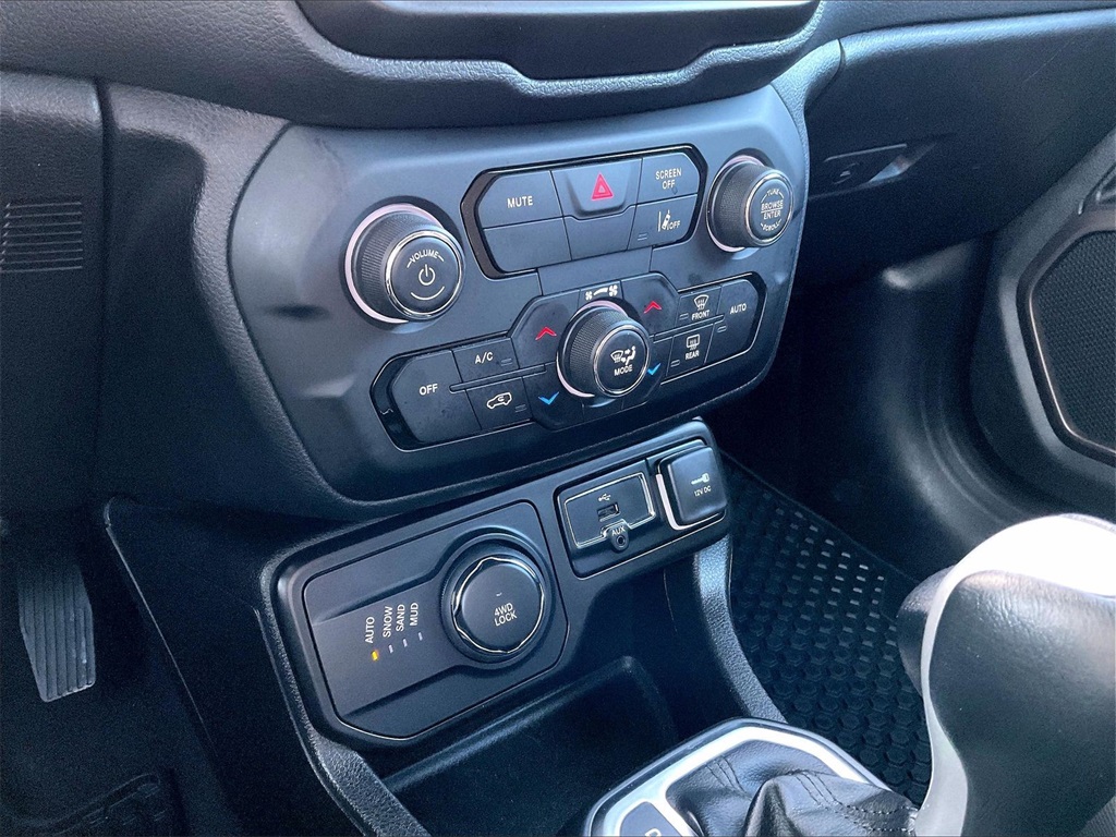 2023 Jeep Renegade  - Photo 12