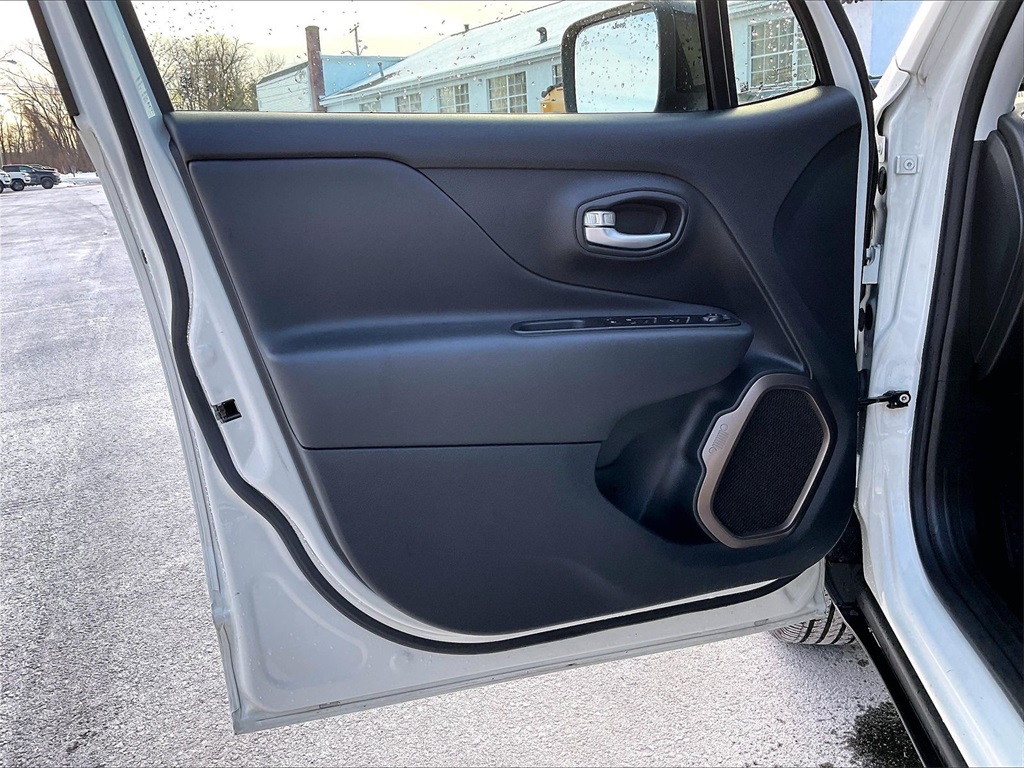 2023 Jeep Renegade  - Photo 9