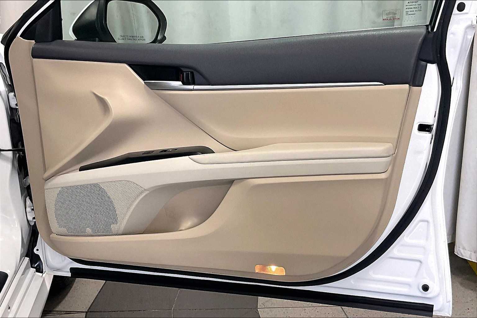 2018 Toyota Camry LE - Photo 12