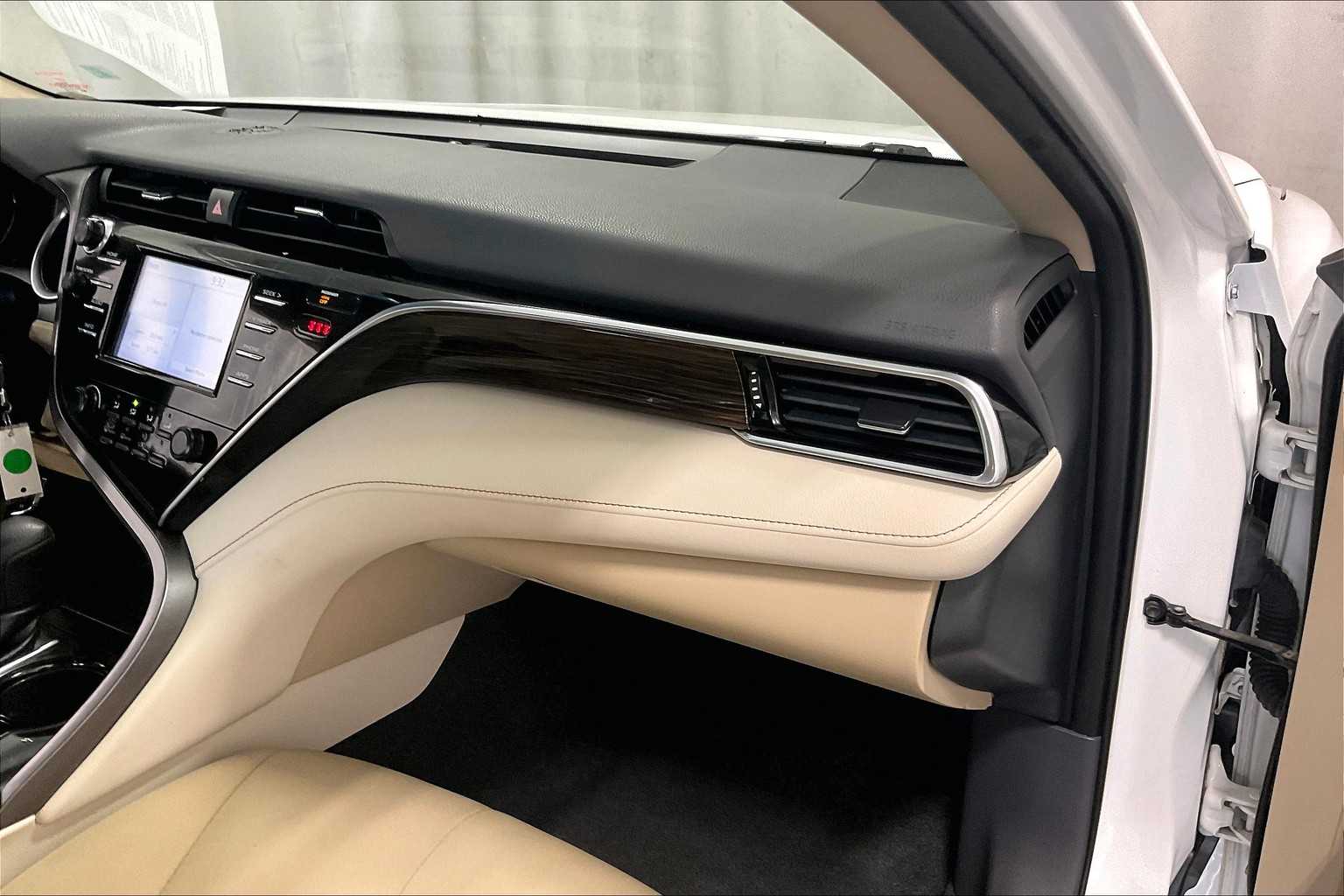 2018 Toyota Camry LE - Photo 13