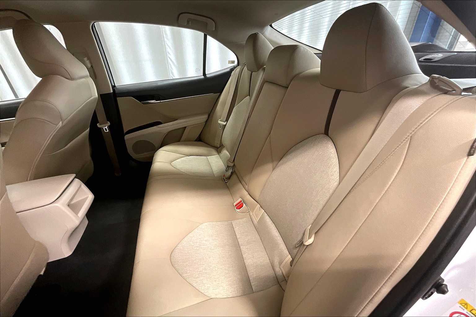 2018 Toyota Camry LE - Photo 15