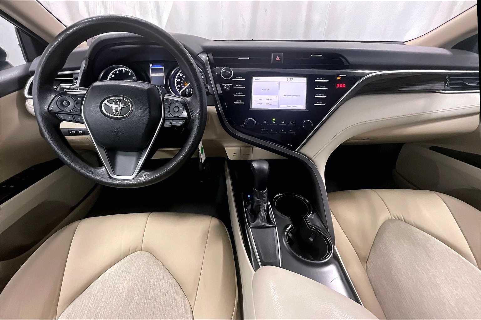2018 Toyota Camry LE - Photo 21