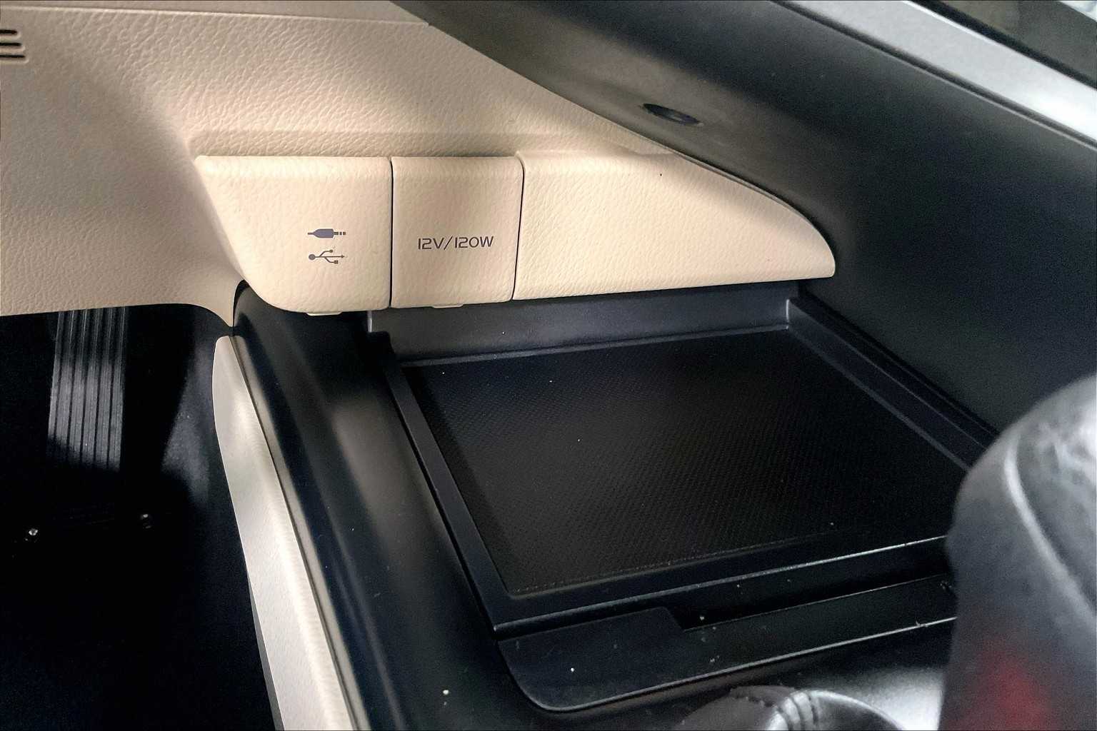 2018 Toyota Camry LE - Photo 26