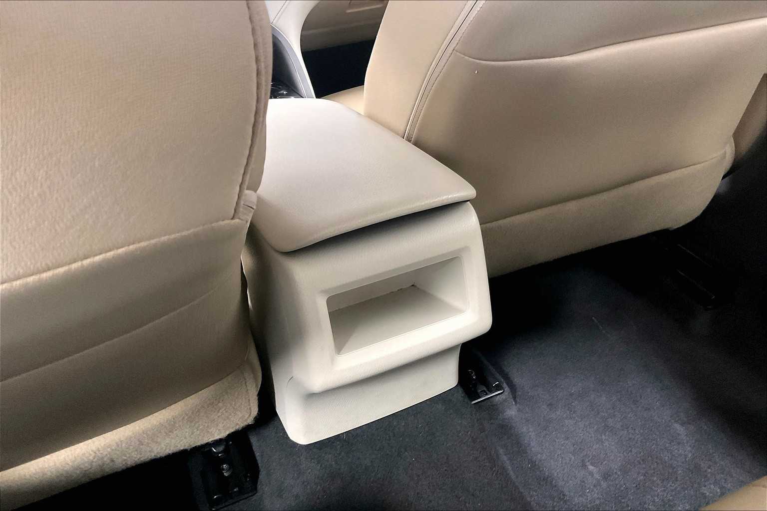 2018 Toyota Camry LE - Photo 27