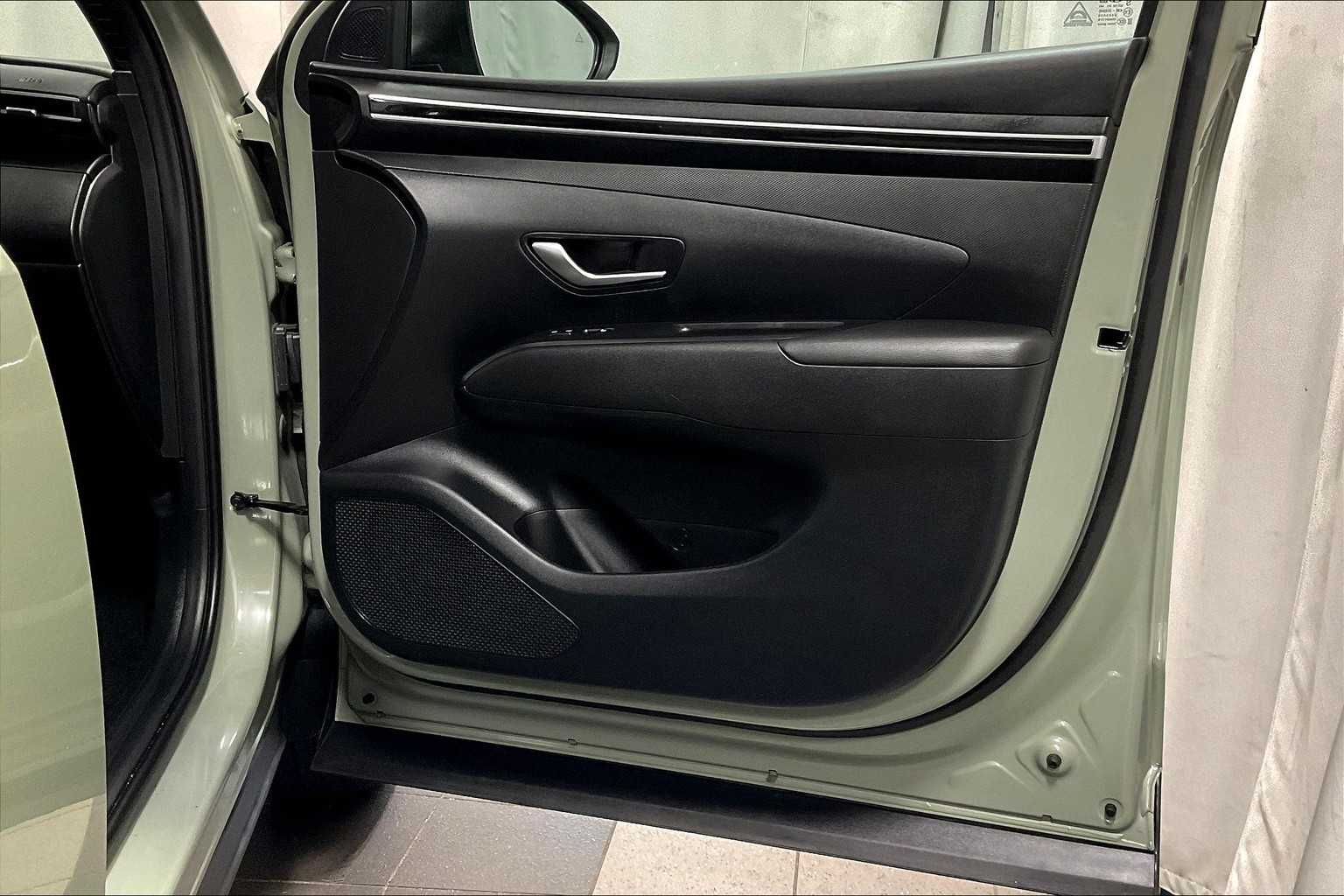 2024 Hyundai Santa Cruz SE - Photo 12