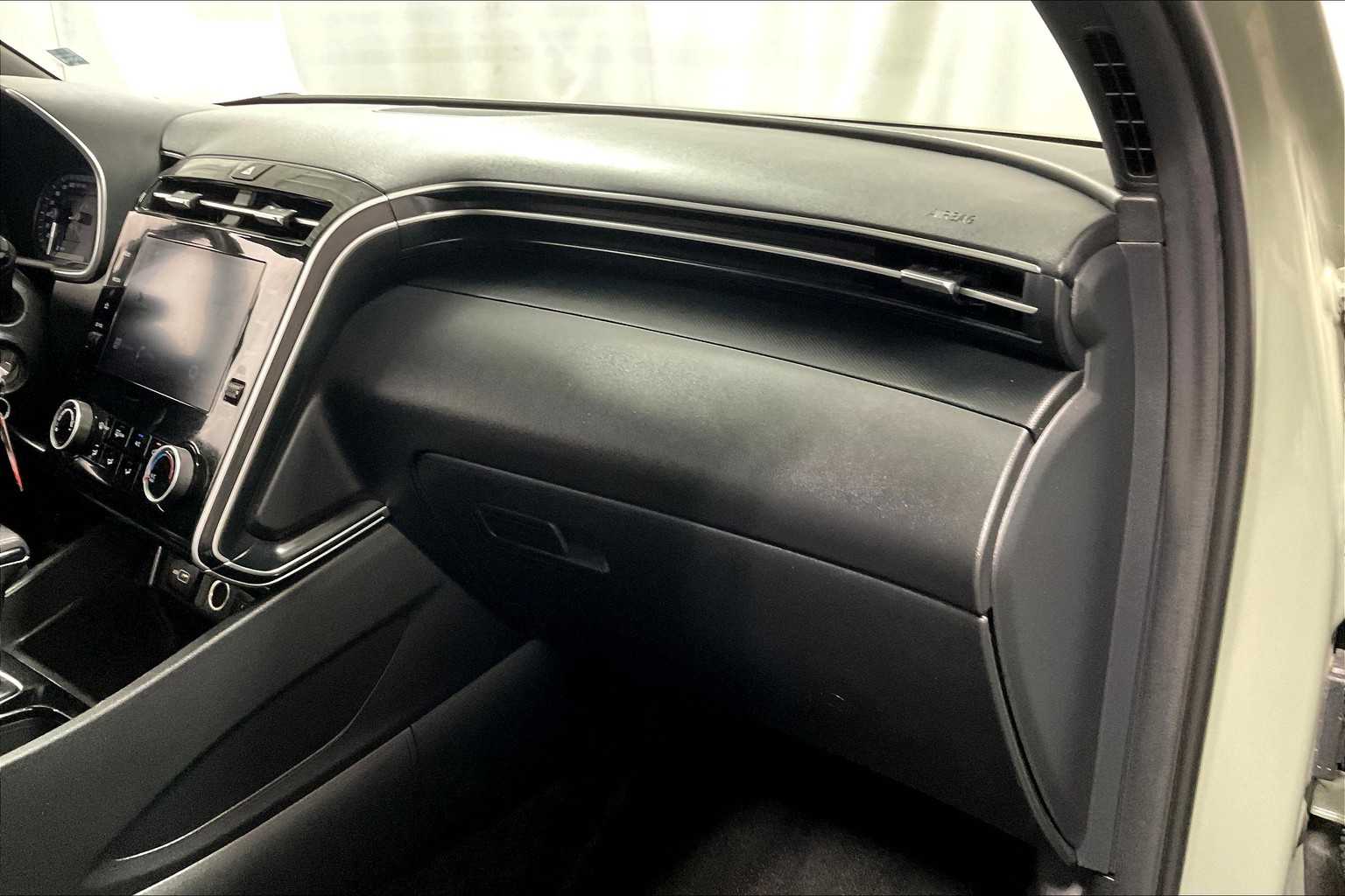2024 Hyundai Santa Cruz SE - Photo 13