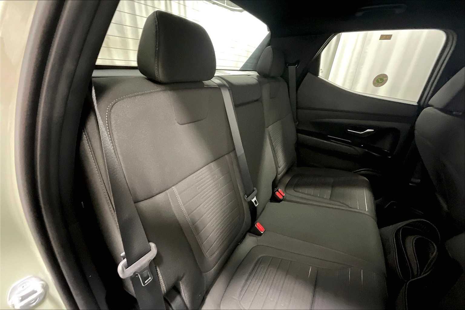 2024 Hyundai Santa Cruz SE - Photo 16