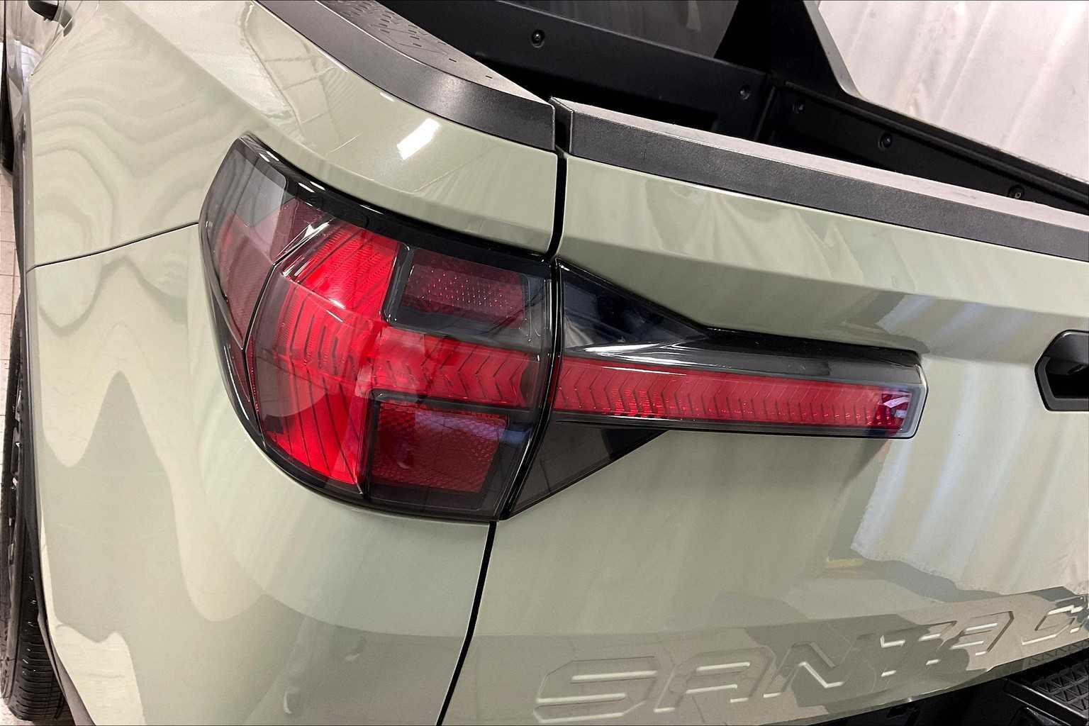 2024 Hyundai Santa Cruz SE - Photo 32