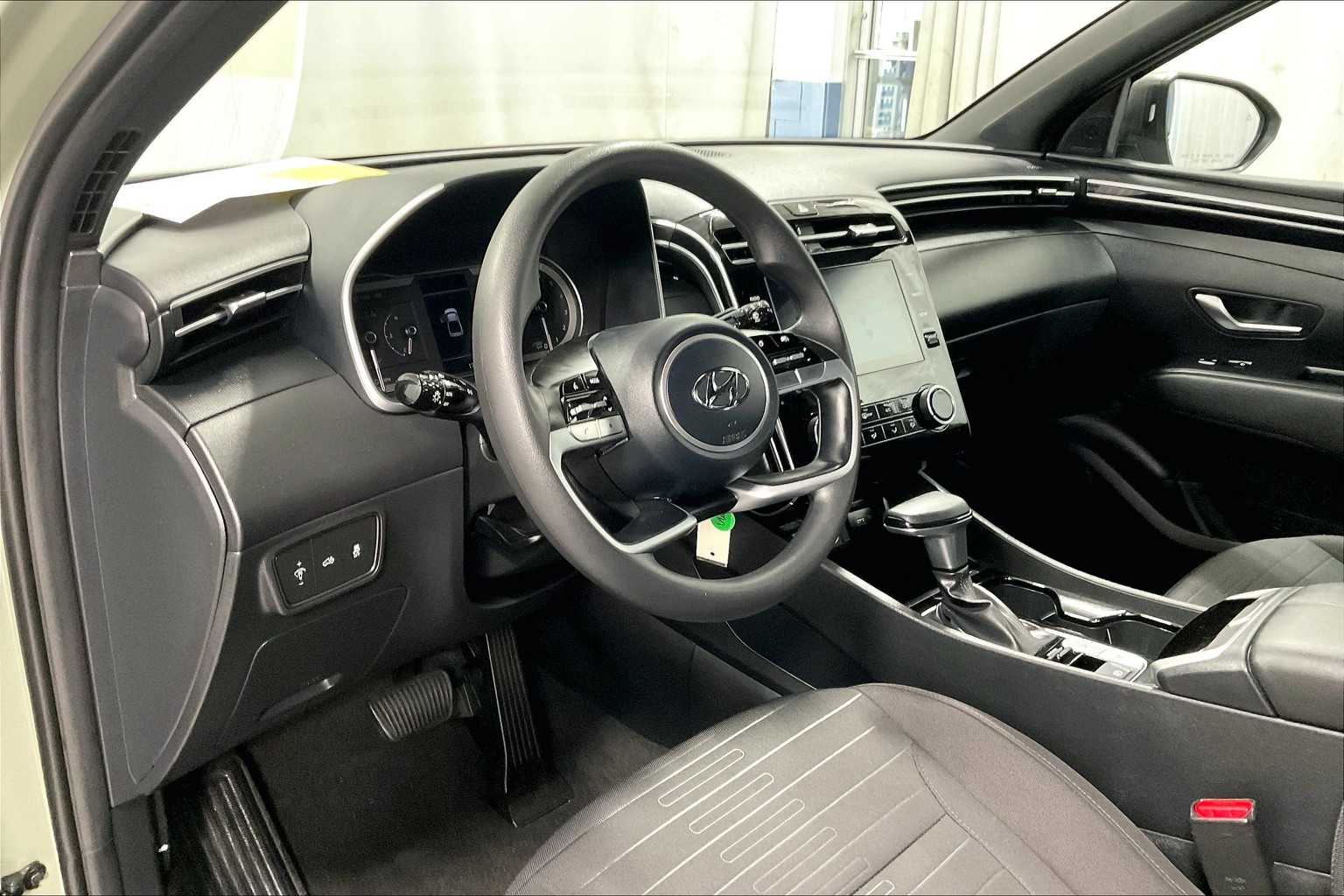 2024 Hyundai Santa Cruz SE - Photo 8