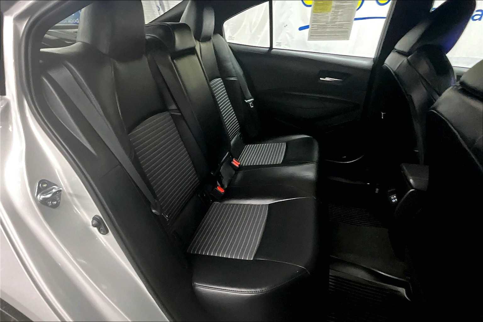 2025 Toyota Corolla XSE - Photo 16