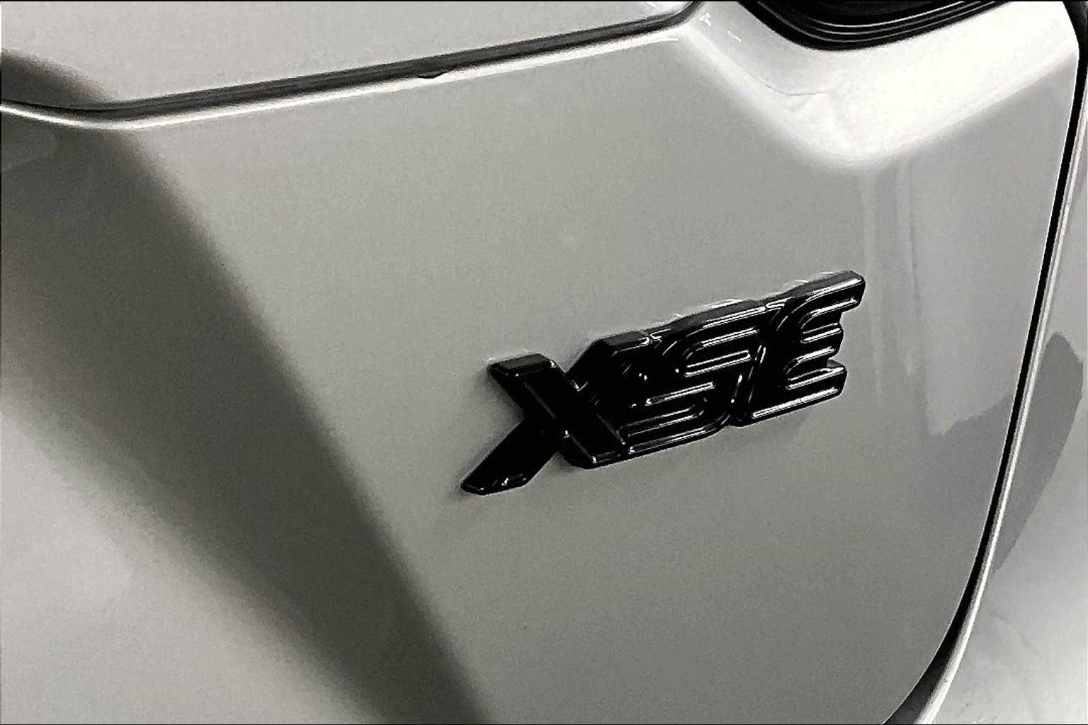 2025 Toyota Corolla XSE - Photo 28