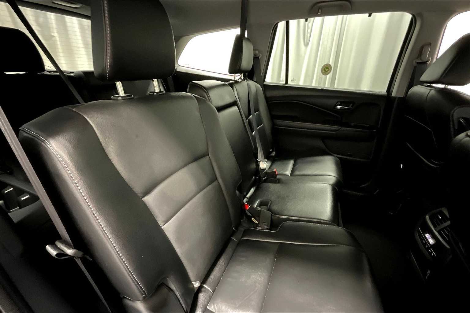 2022 Honda Pilot EX-L - Photo 16