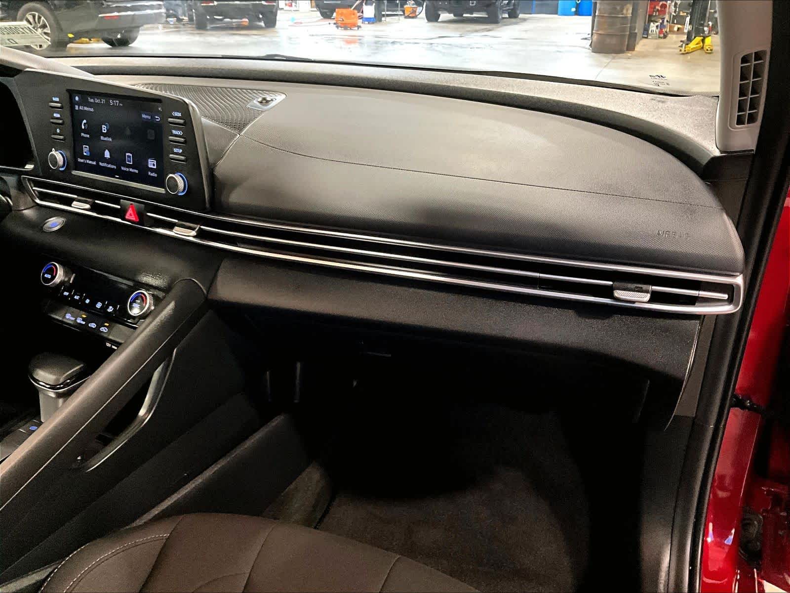 2023 Hyundai Elantra SEL - Photo 13