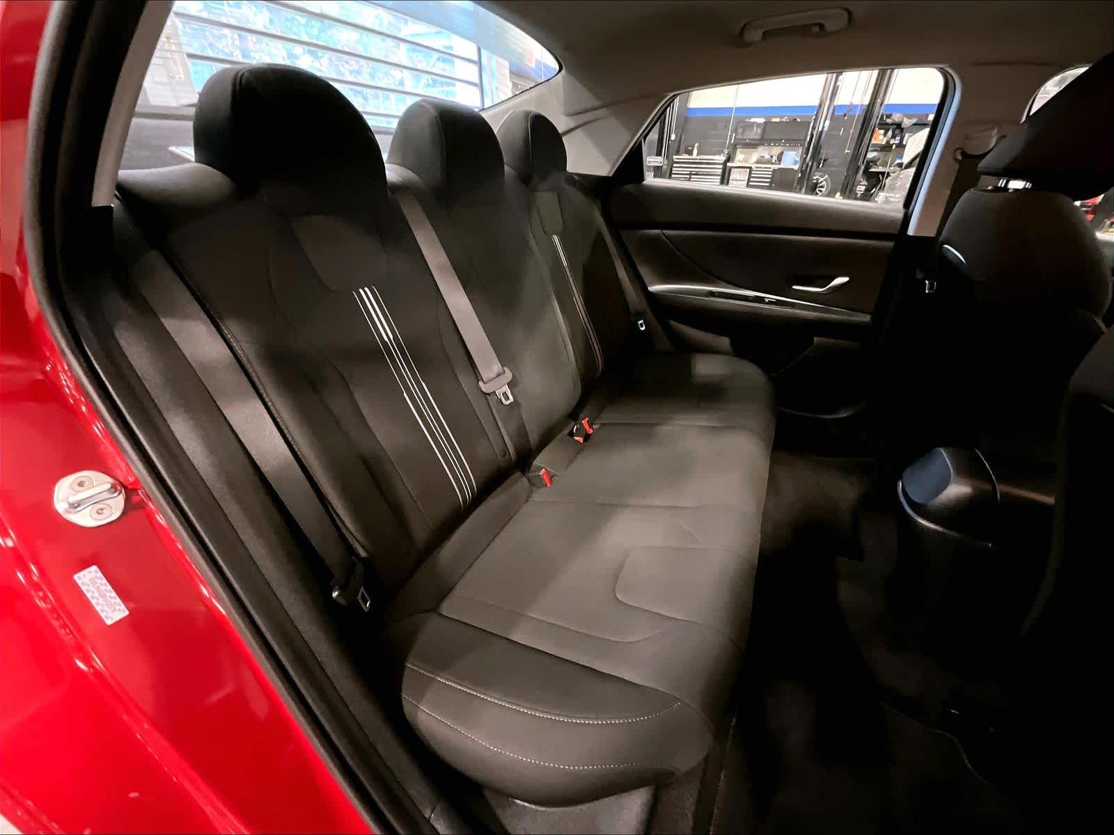 2023 Hyundai Elantra SEL - Photo 16