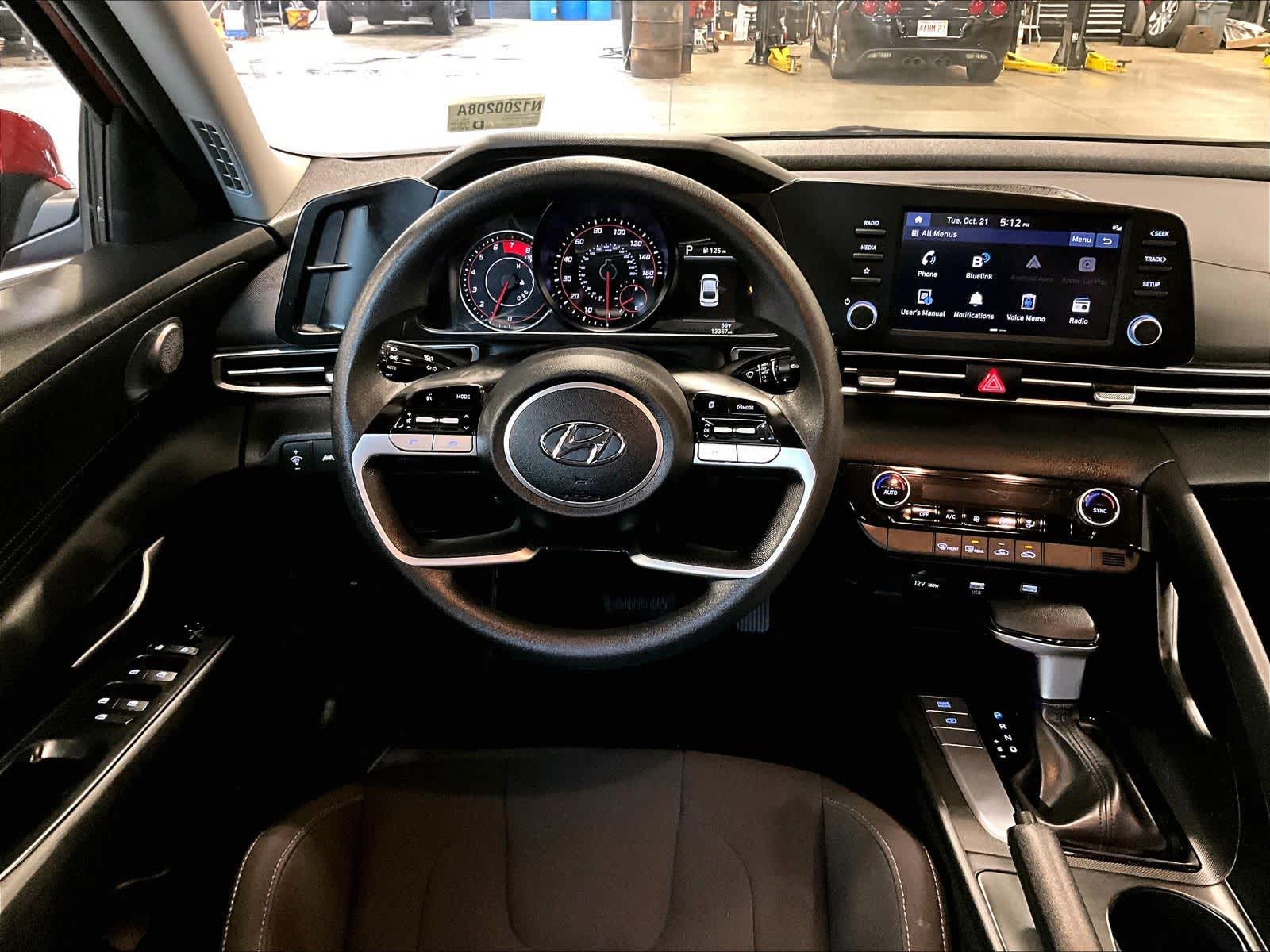 2023 Hyundai Elantra SEL - Photo 17