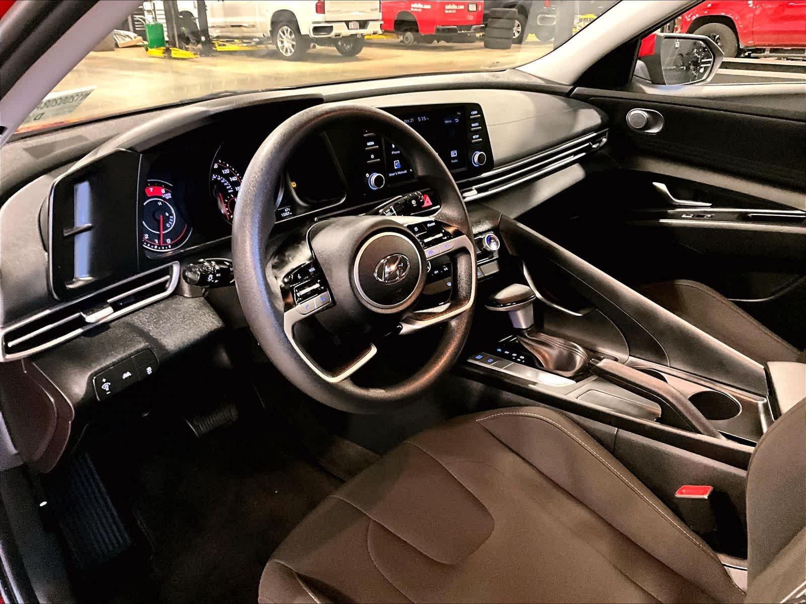 2023 Hyundai Elantra SEL - Photo 8