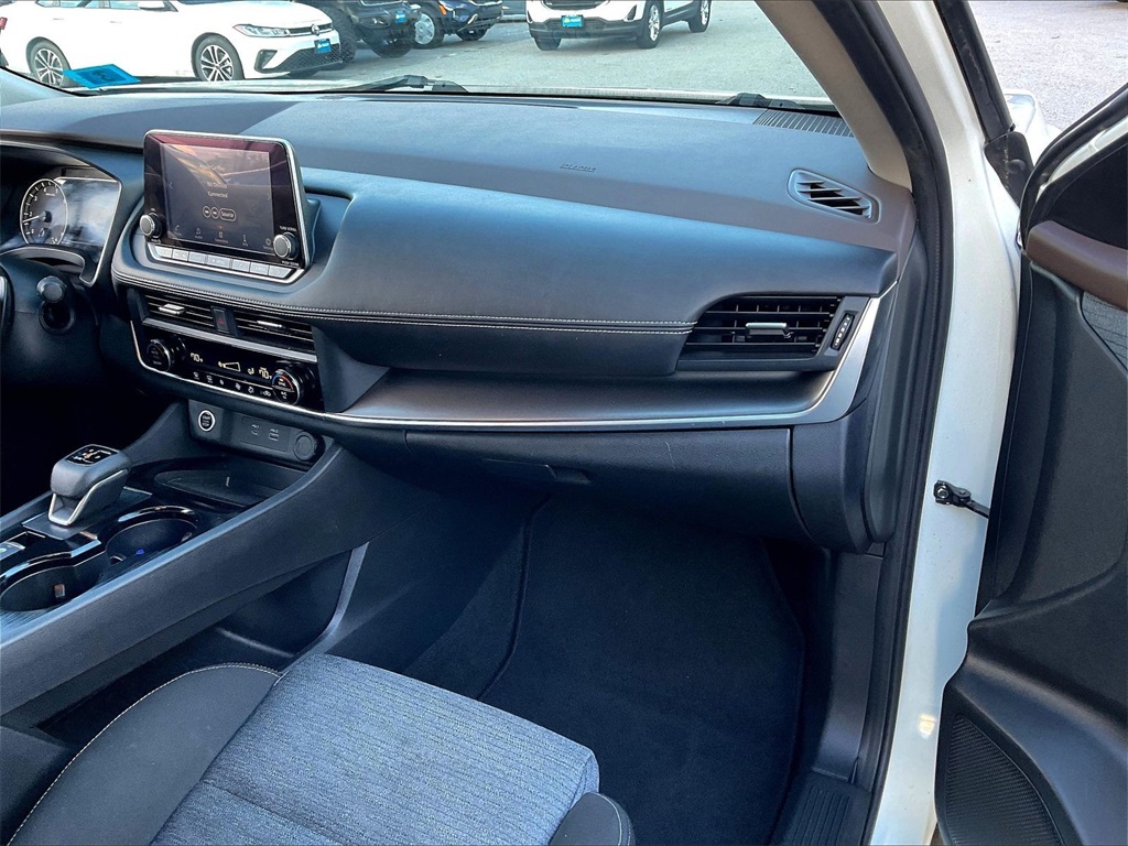 2023 Nissan Rogue SV - Photo 12