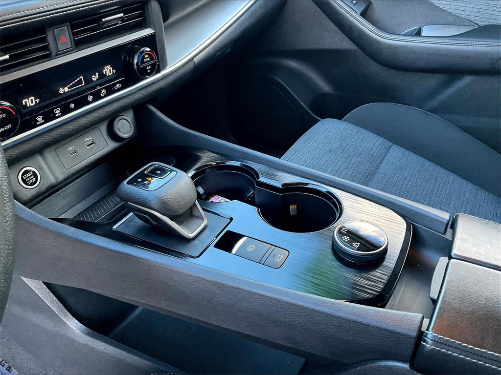 2023 Nissan Rogue SV - Photo 19