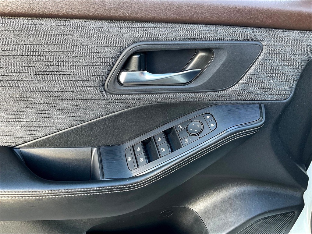 2023 Nissan Rogue SV - Photo 37