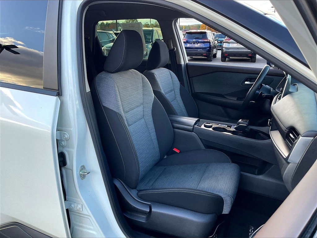 2023 Nissan Rogue SV - Photo 10