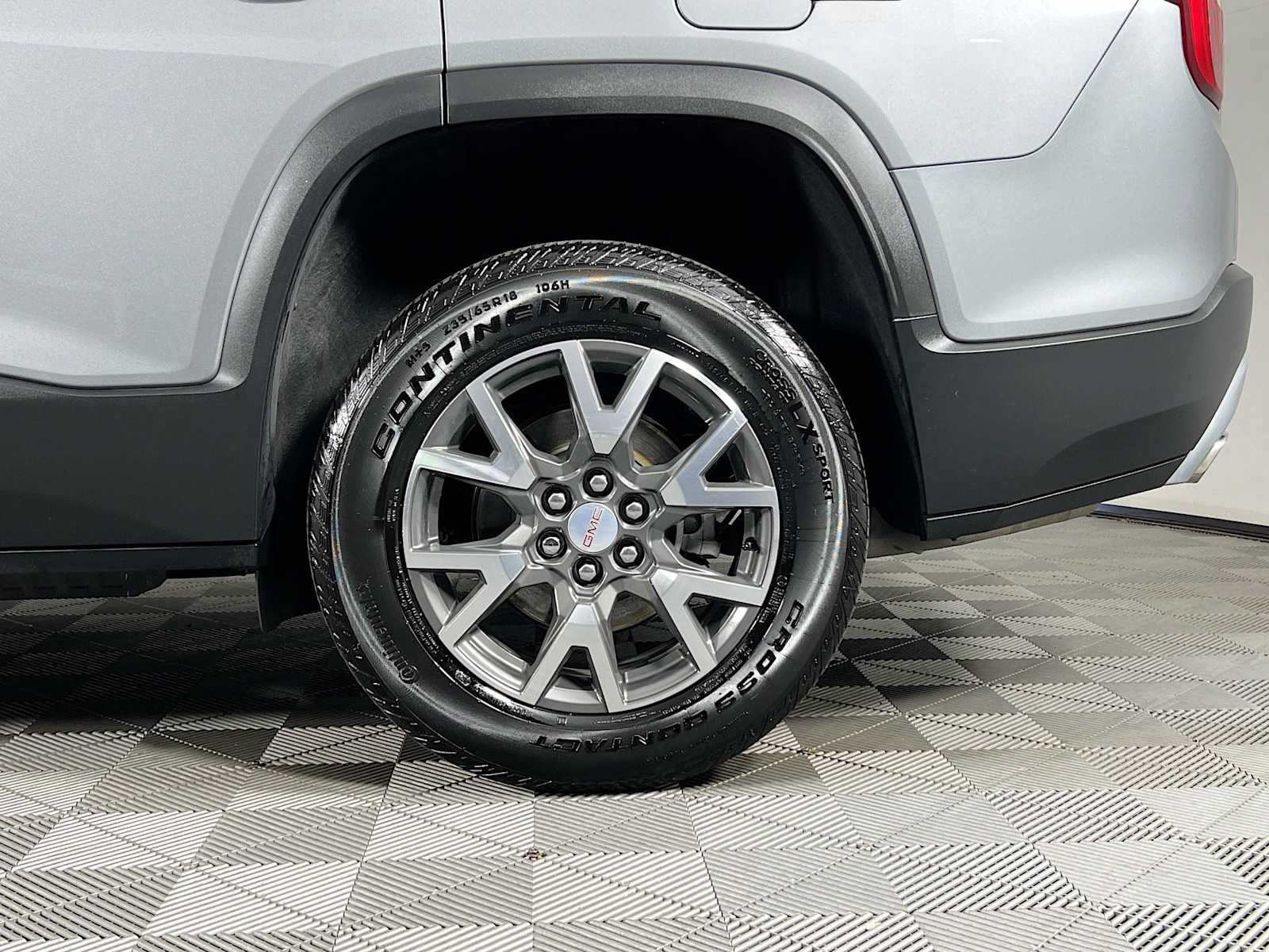 2023 GMC Acadia SLE - Photo 32