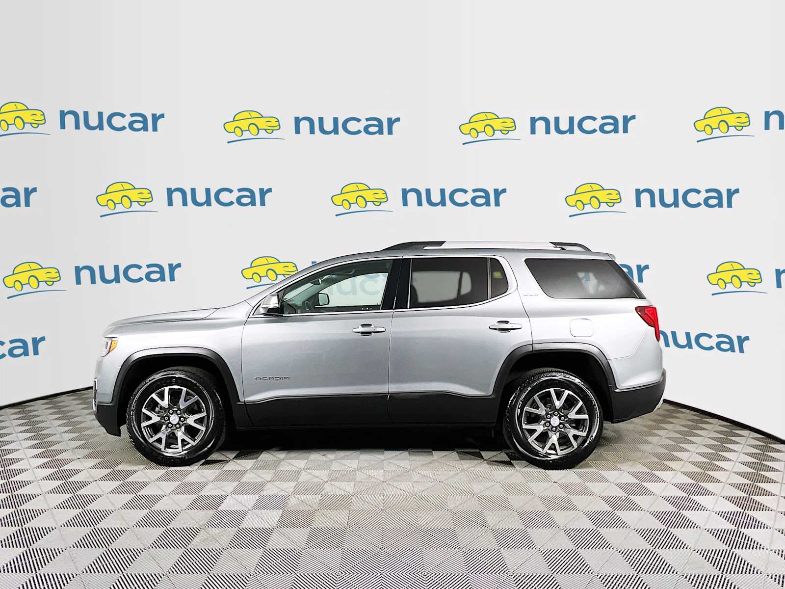 2023 GMC Acadia SLE - Photo 4