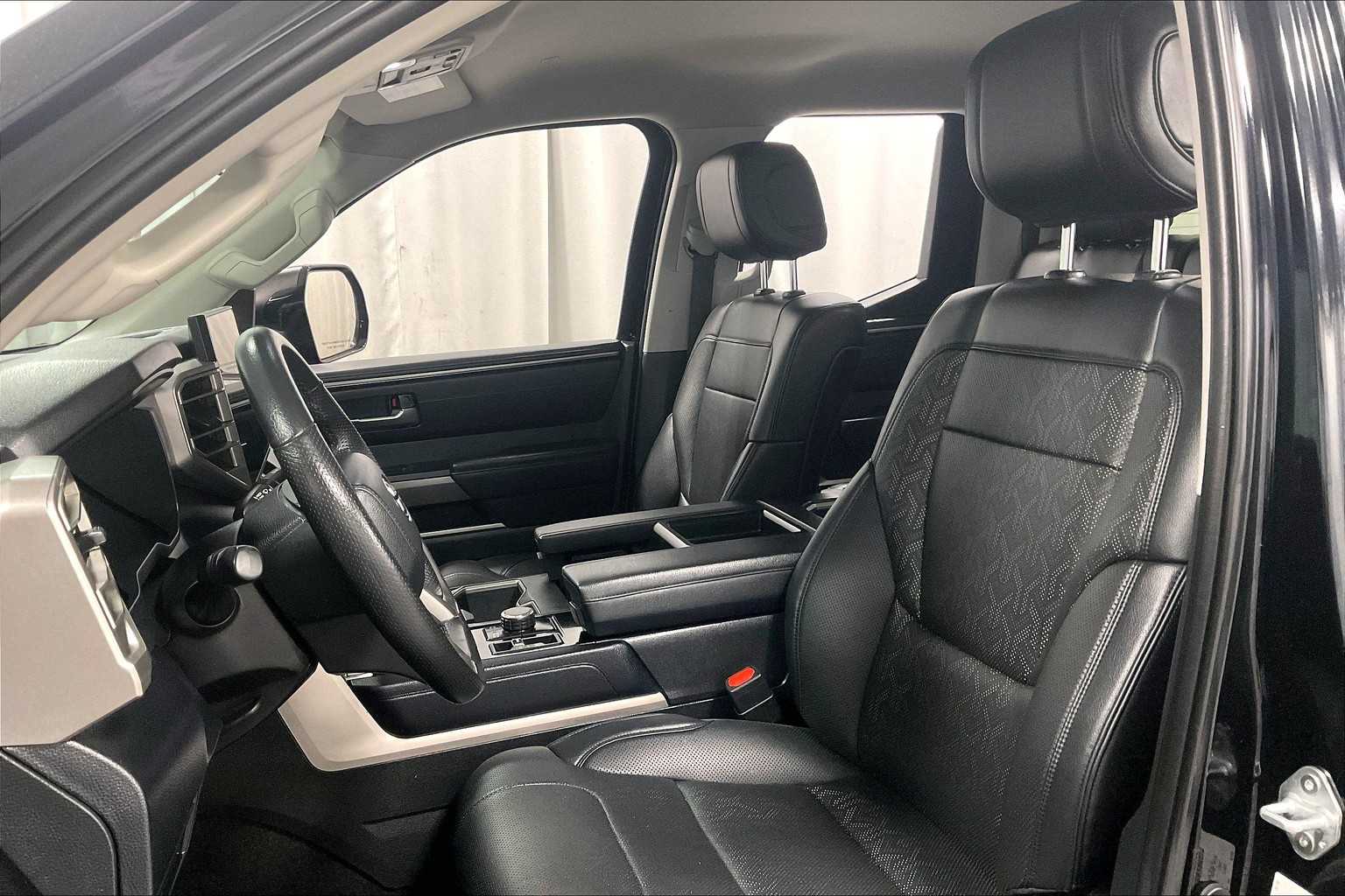 2022 Toyota Tundra SR5 - Photo 10