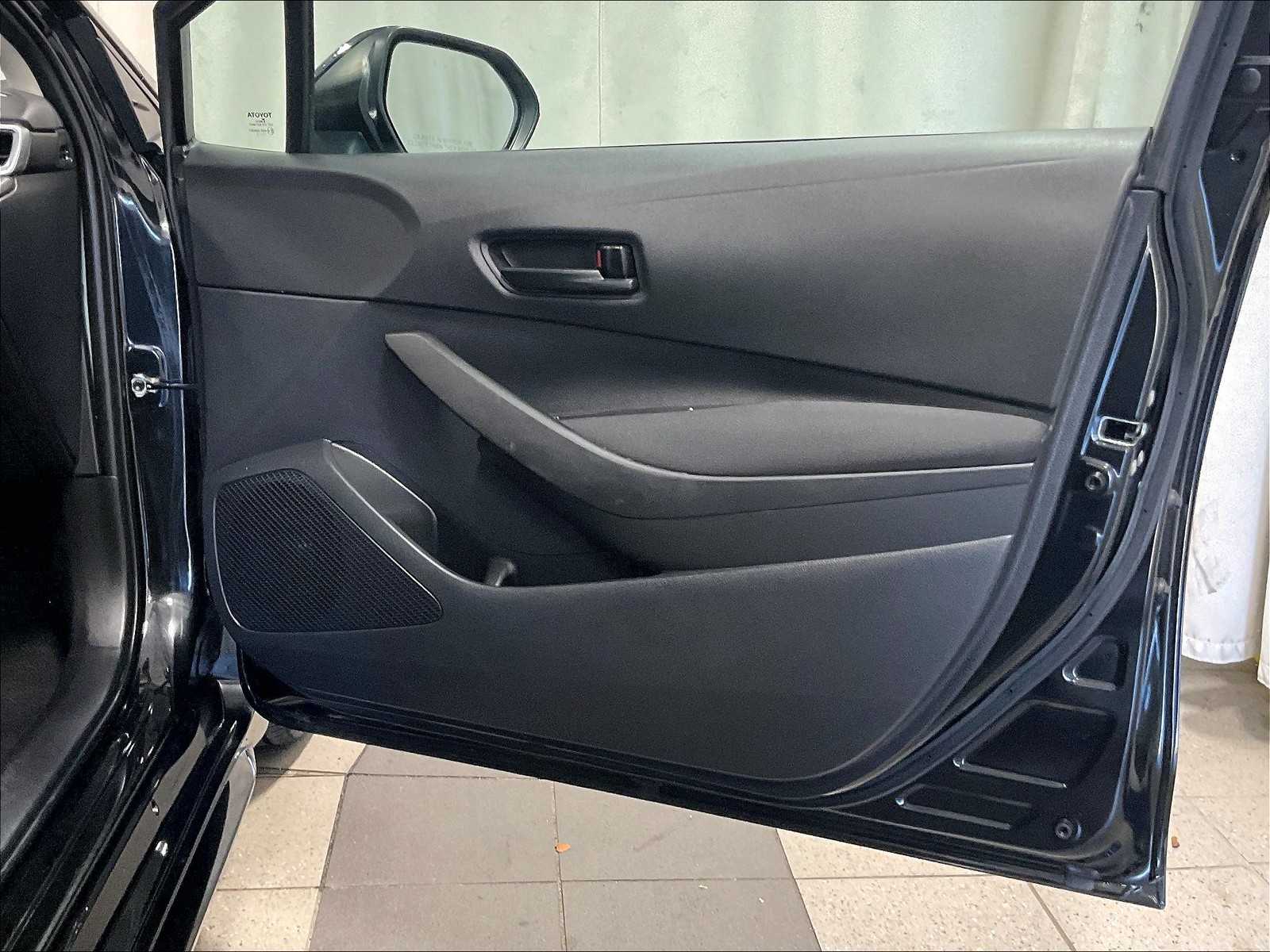 2022 Toyota Corolla LE - Photo 12