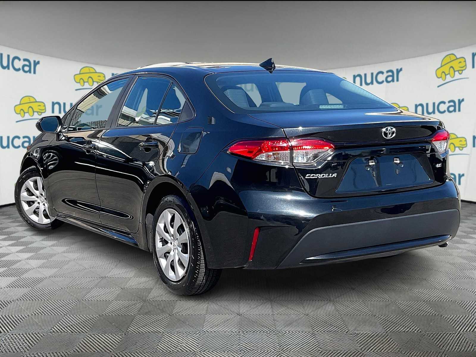 2022 Toyota Corolla LE - Photo 4