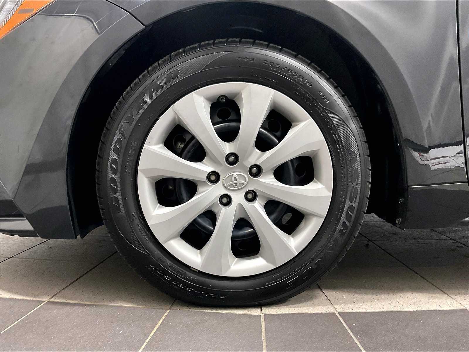 2022 Toyota Corolla LE - Photo 7