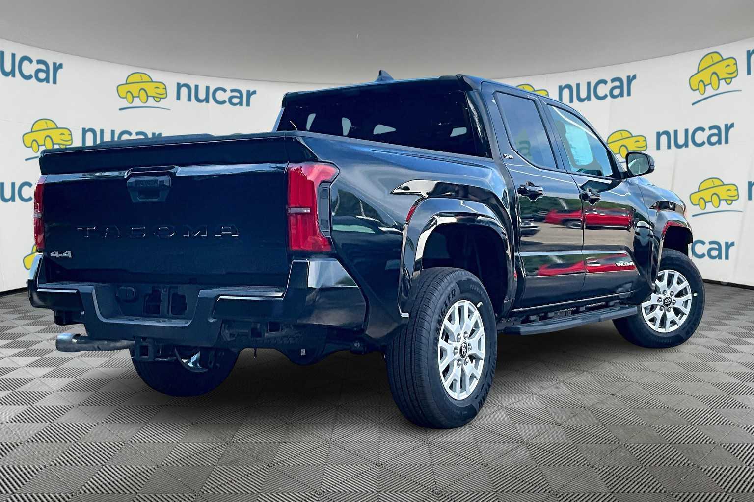 2025 Toyota Tacoma SR5 - Photo 7