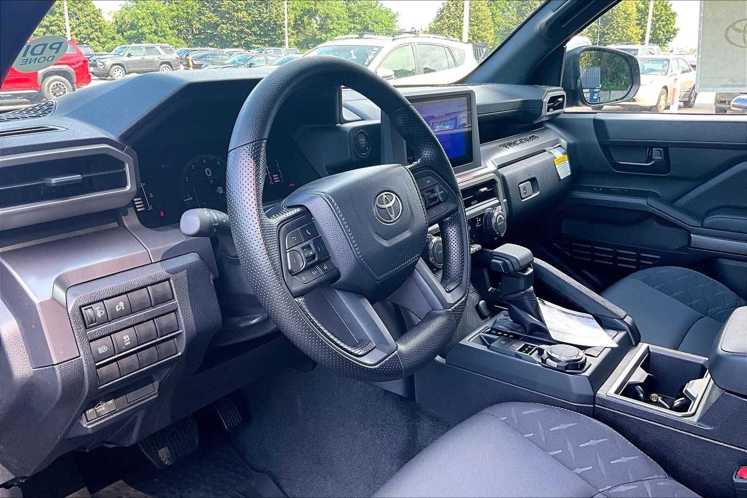 2025 Toyota Tacoma SR5 - Photo 9
