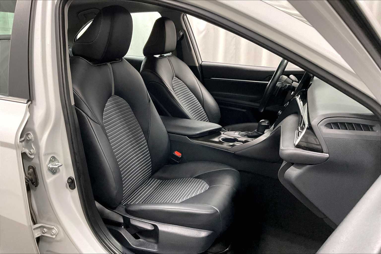 2023 Toyota Camry SE - Photo 11