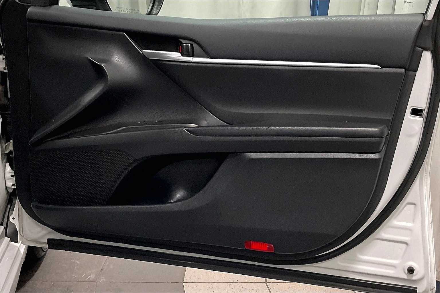 2023 Toyota Camry SE - Photo 12