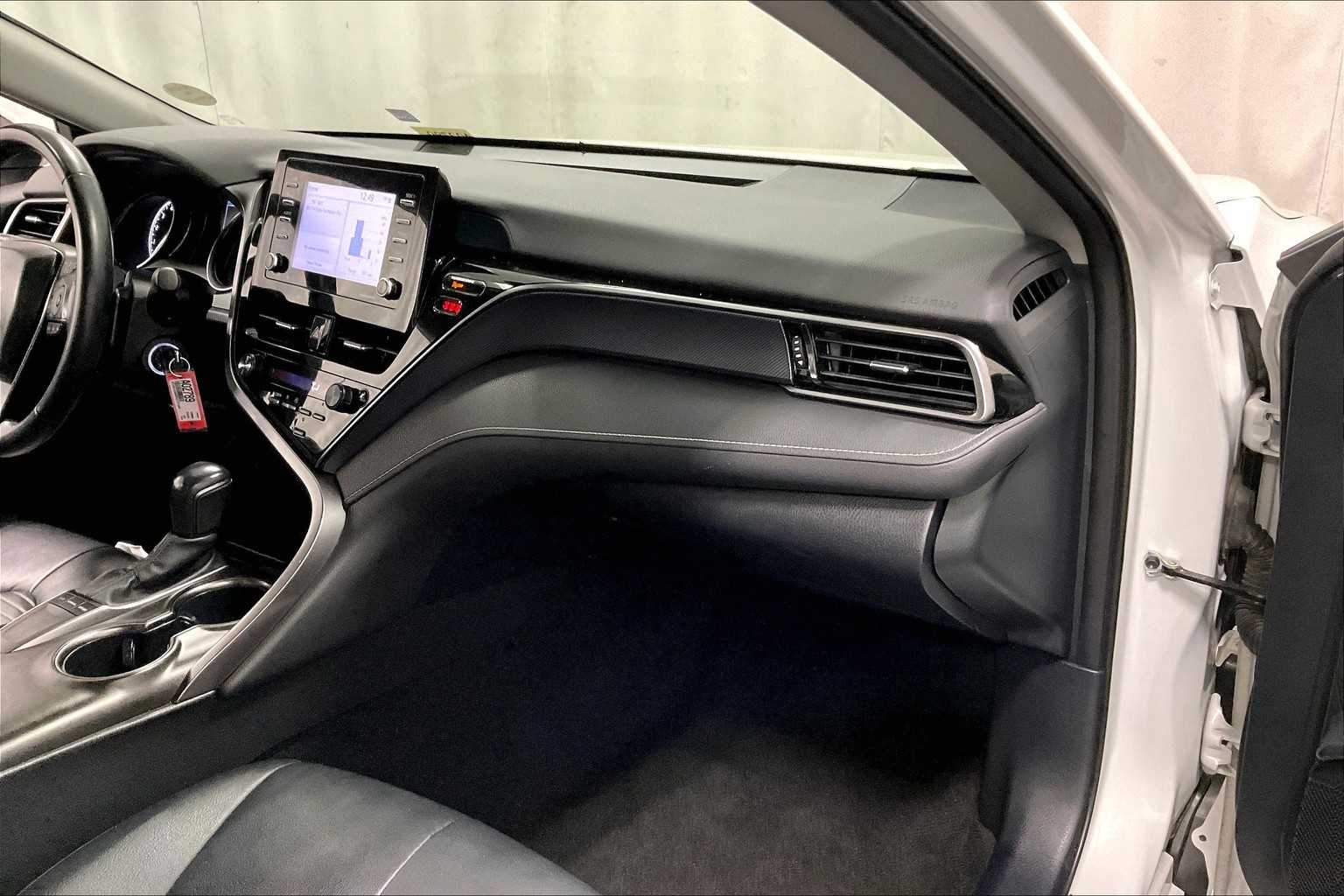 2023 Toyota Camry SE - Photo 13