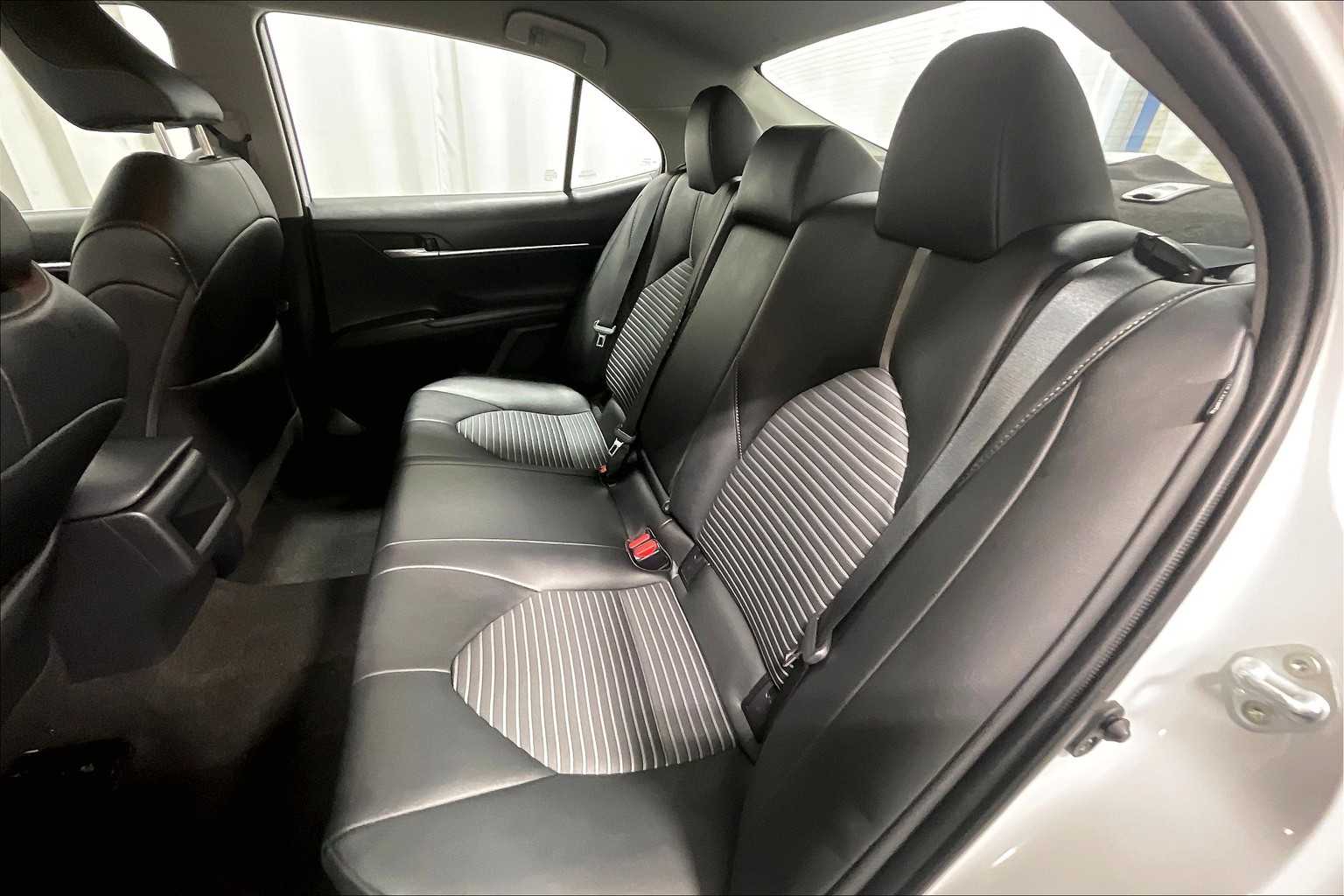 2023 Toyota Camry SE - Photo 15