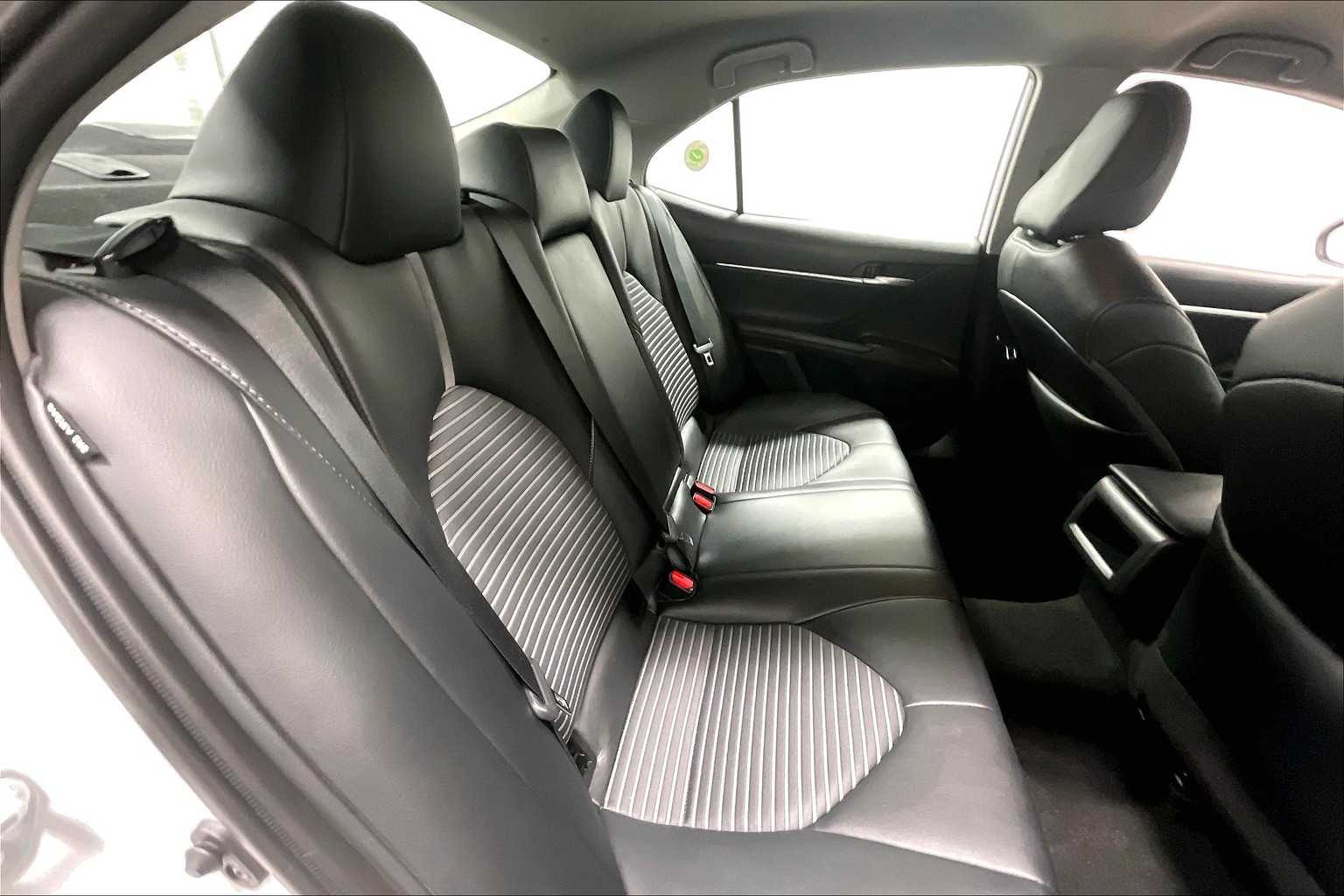 2023 Toyota Camry SE - Photo 16