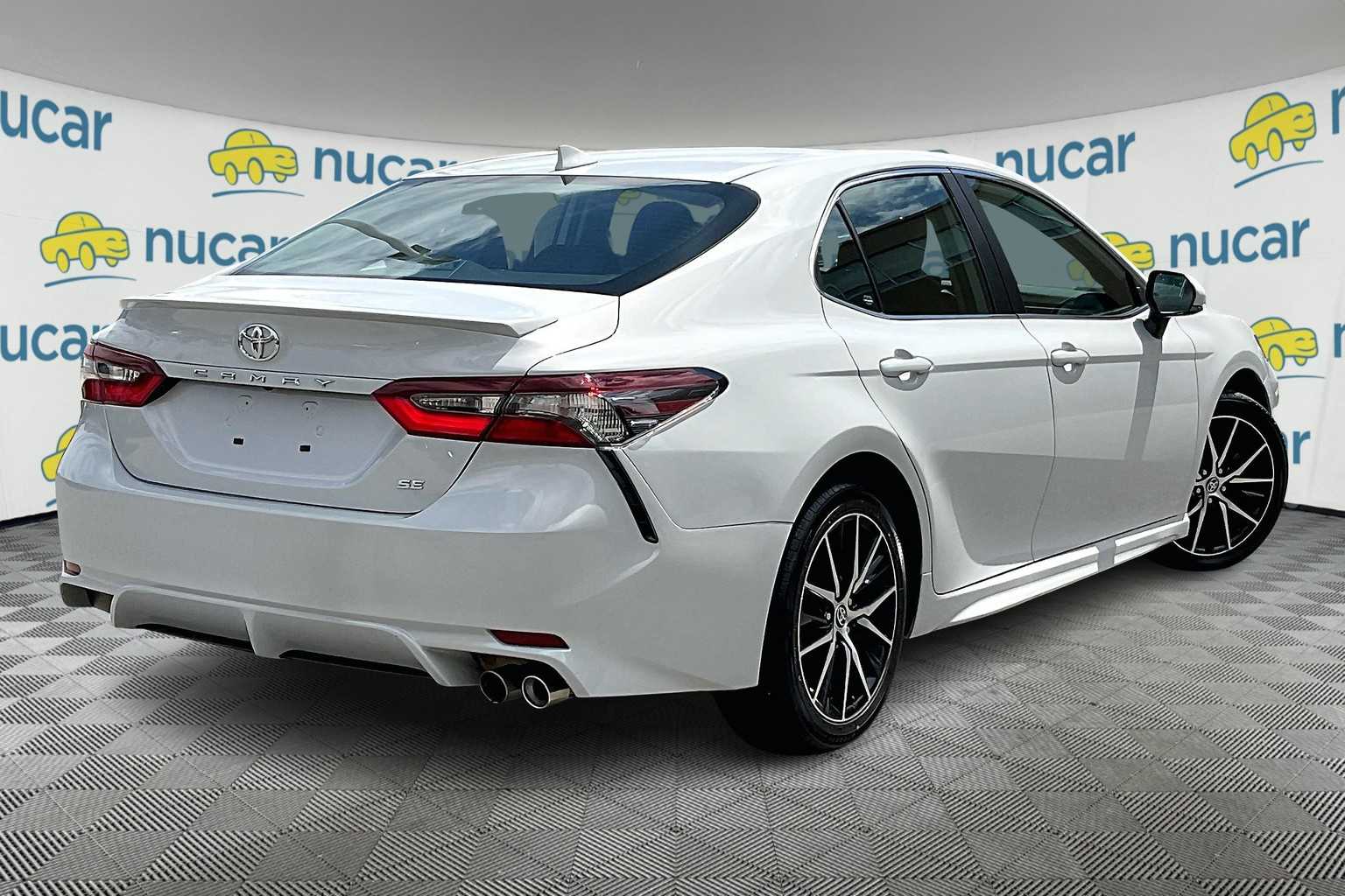 2023 Toyota Camry SE - Photo 6