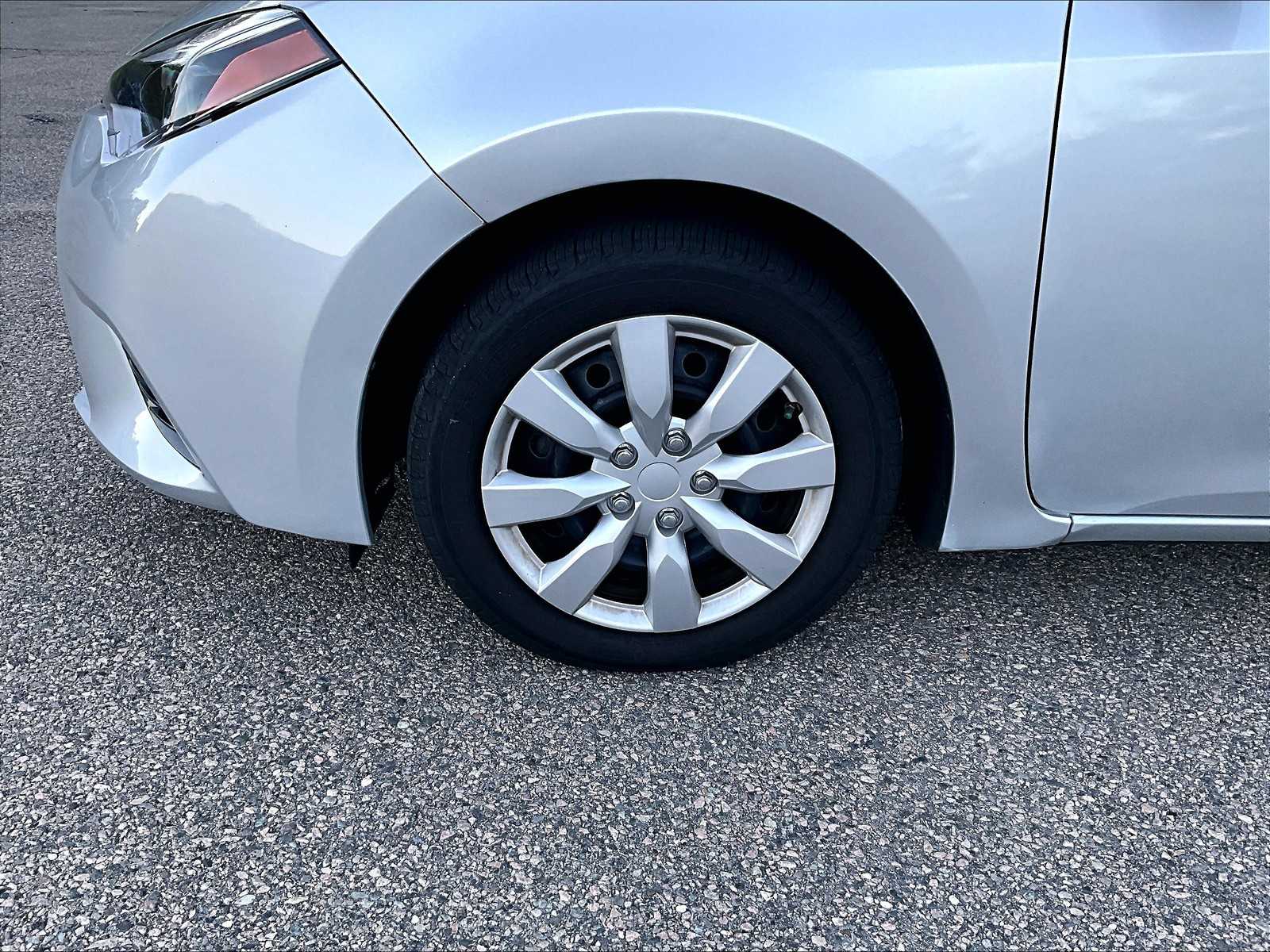2016 Toyota Corolla LE - Photo 4