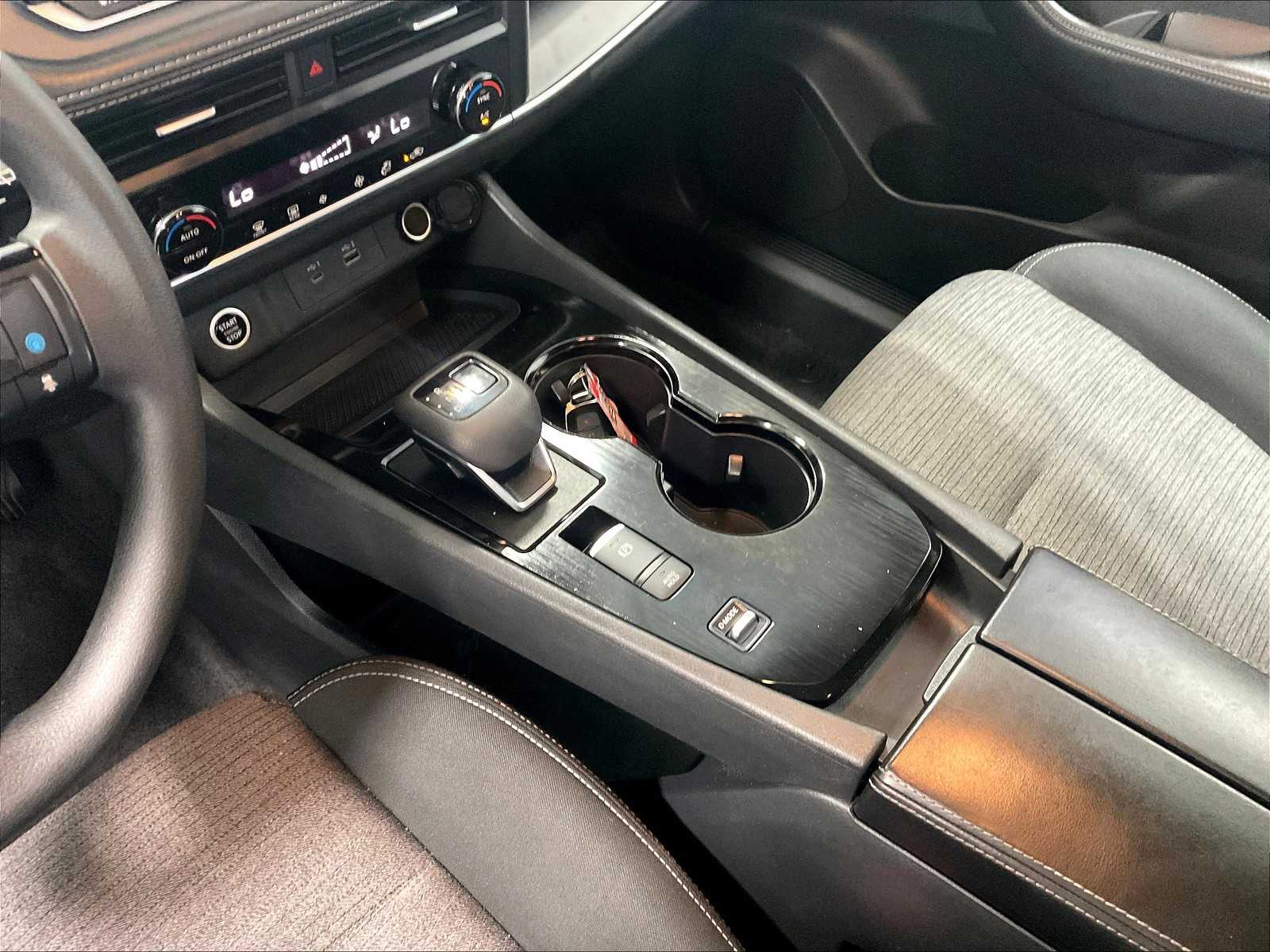 2023 Nissan Rogue SV - Photo 20