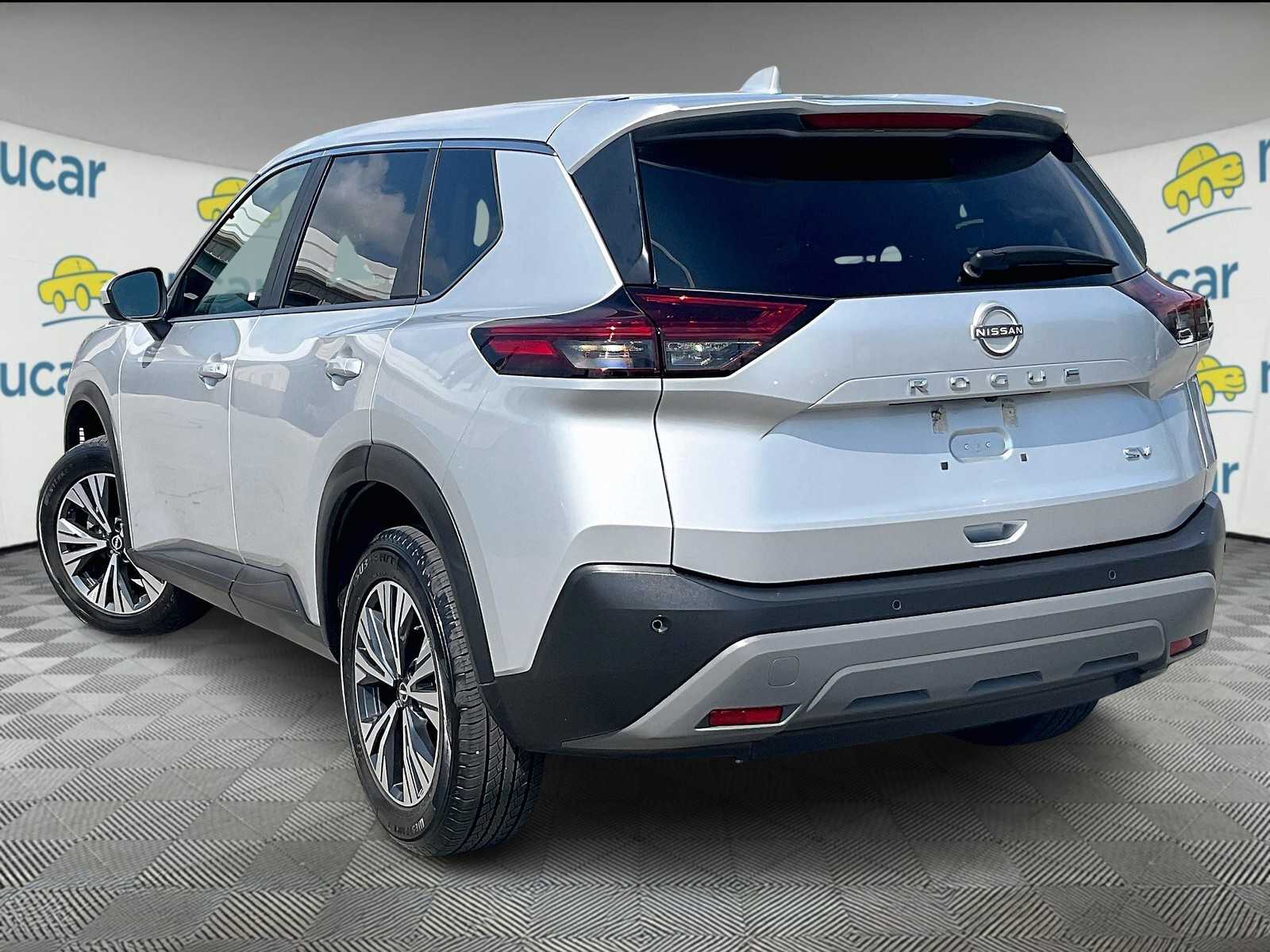 2023 Nissan Rogue SV - Photo 4