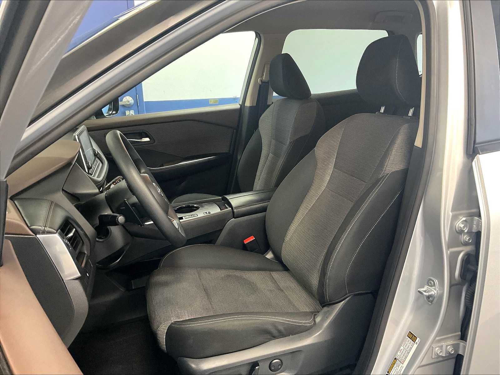 2023 Nissan Rogue SV - Photo 10