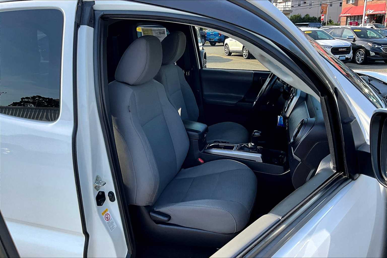 2018 Toyota Tacoma SR5 - Photo 11