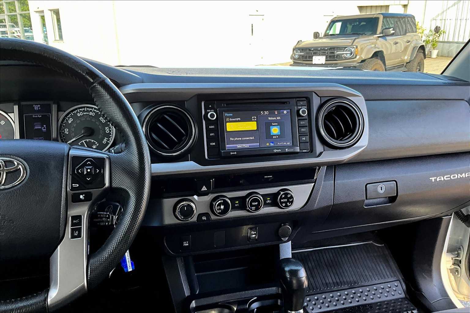 2018 Toyota Tacoma SR5 - Photo 18