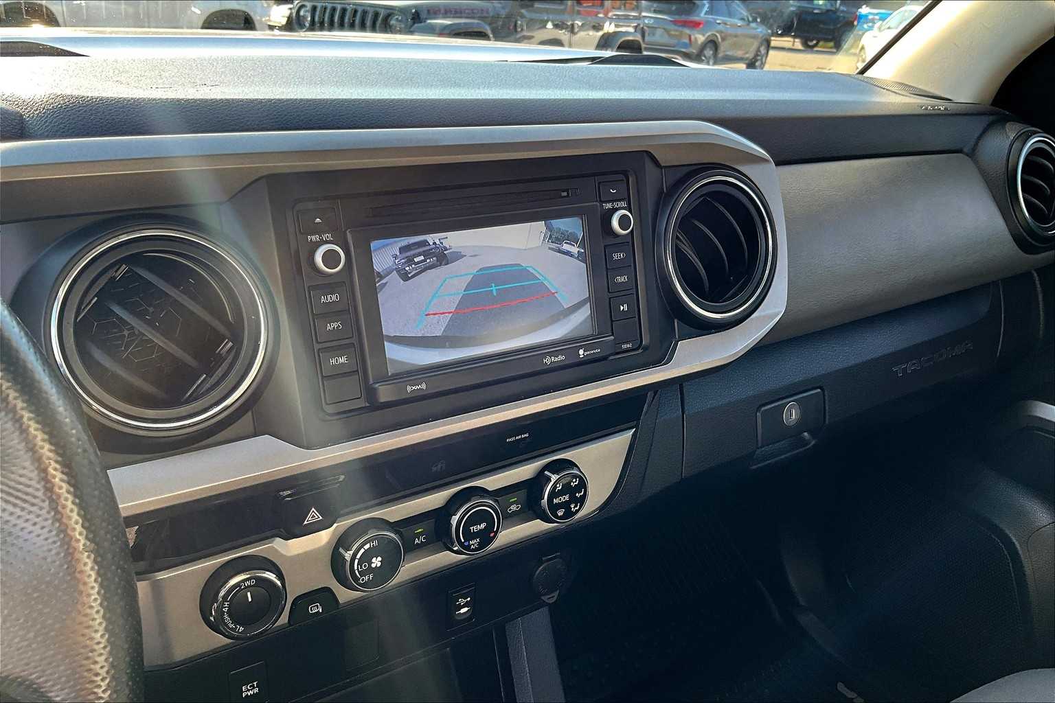 2018 Toyota Tacoma SR5 - Photo 19