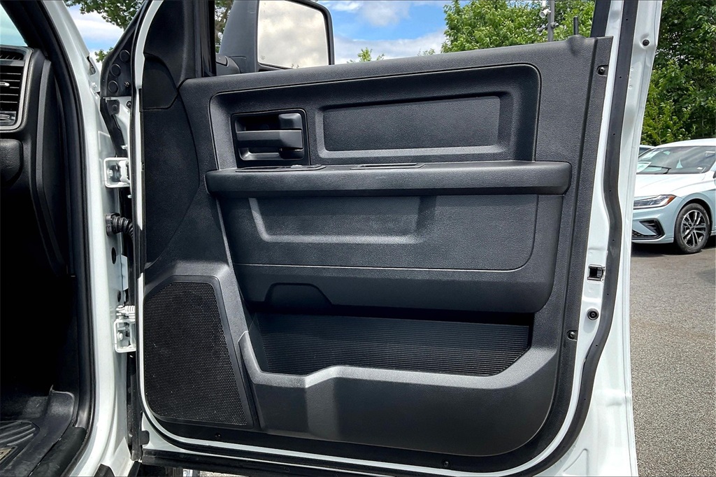 2024 Ram 3500 Tradesman - Photo 11