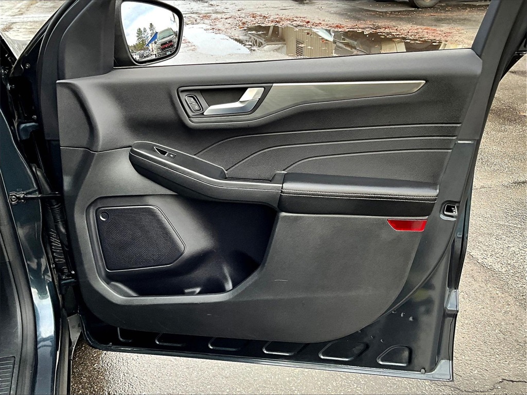 2022 Ford Escape Titanium - Photo 12