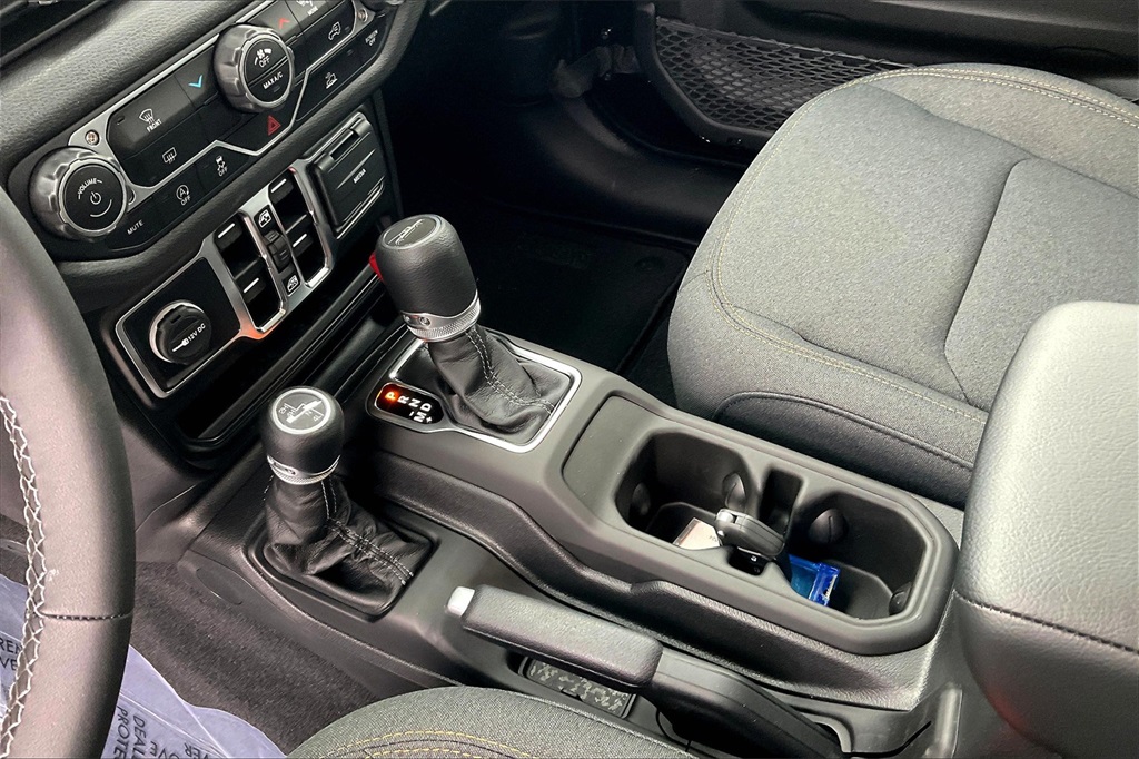 2025 Jeep Gladiator Sport - Photo 14