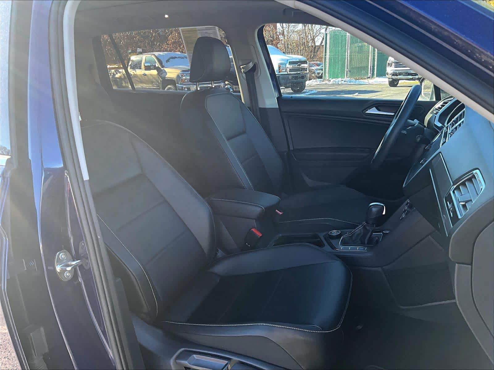 2021 Volkswagen Tiguan SE - Photo 11